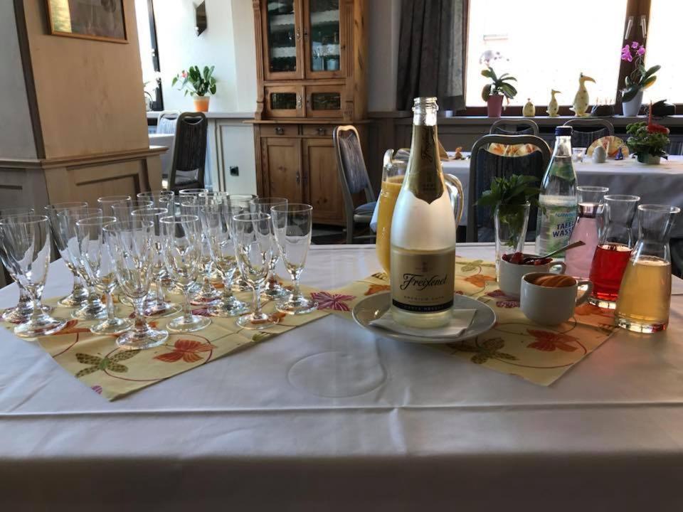 Bauer'S Pension-Restaurant-Catering Grosshabersdorf Buitenkant foto