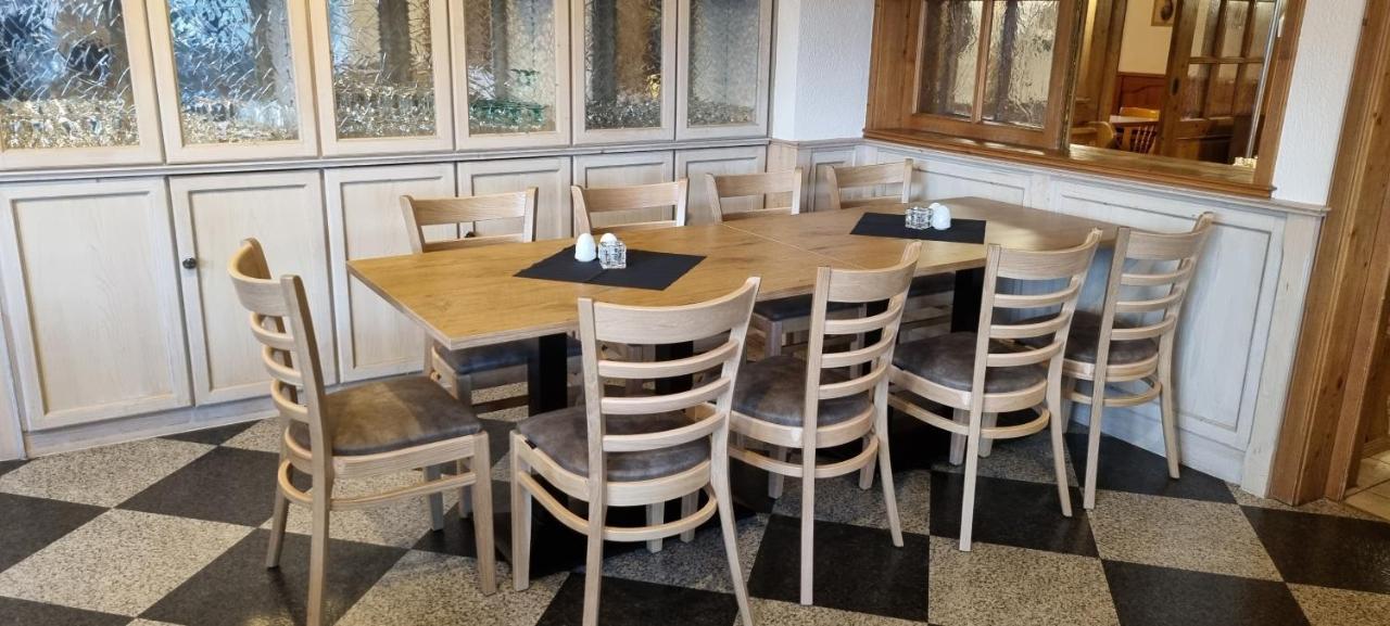 Bauer'S Pension-Restaurant-Catering Grosshabersdorf Buitenkant foto